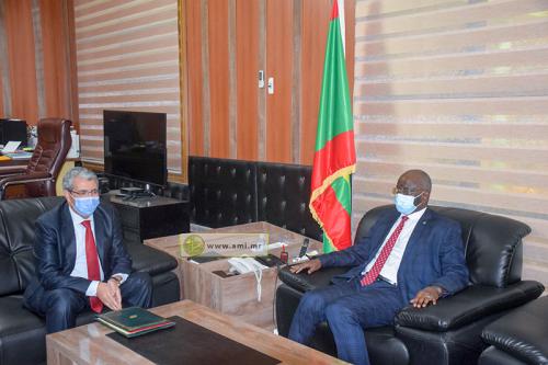 Ould Merzoug s'entretient avec l'ambassadeur algérien SEM Nourdine Khandoudi