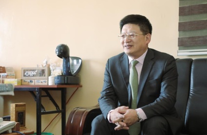 L'ambassadeur de Chine en Mauritanie s’enquiert du travail au Centre Essahraa