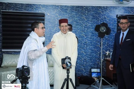 L'ambassadeur du Maroc visite le Centre "Essahraa" et s’enquiert du déroulement du travail