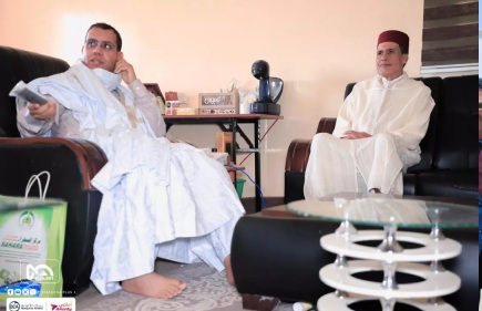 L'ambassadeur du Maroc visite le Centre "Essahraa" et s’enquiert du déroulement du travail