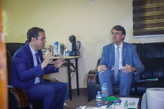 Le conseiller à l'ambassade de France, Gérard CAIRET, visite le centre "Essahraa" … (photos)