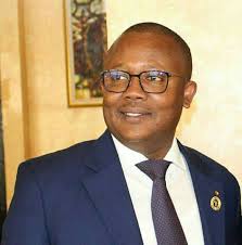 e Président bissau-guinéen élu, Dr Umaru Sissoco Emballo