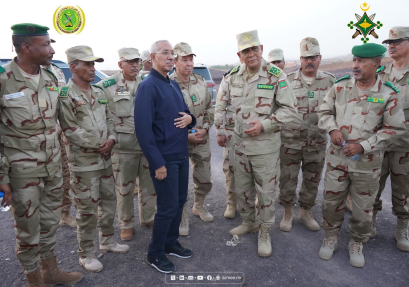 Nema : L'armée effectue des manœuvres militaires avec diverses armes