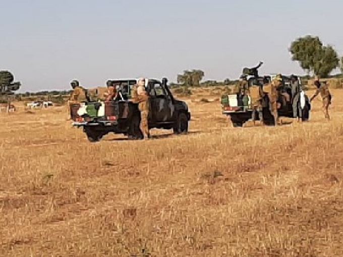 6 militaires maliens et prés de 30 terroristes tués dans une double attaque