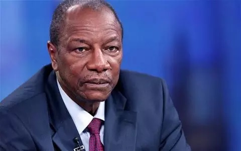 Coup d'Etat en Guinée, Condé arrêté par les putschistes