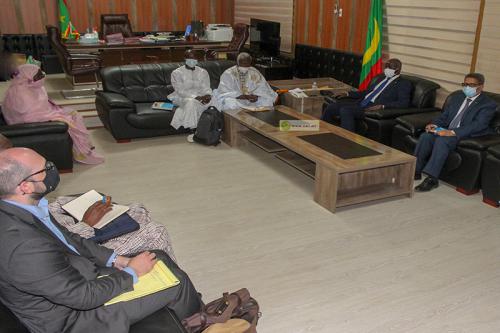 Une délégation américaine reçue en audience par deux ministres