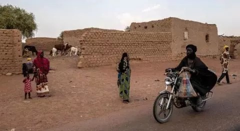 L'ONG HRW condamne l'exécution de près 300 civils au Mali 