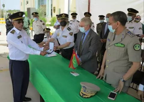 L'Espagne décore des officiers de police pour leur rôle dans la lutte migratoire