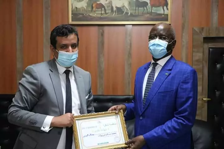 Le ministre de l’intérieur reçoit le prix de la « Personnalité de l’année »