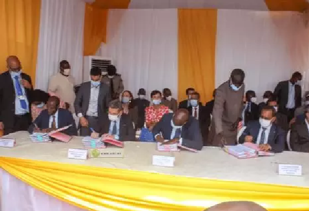 La Mauritanie signe le contrat relatif au projet de construction du Pont de Rosso