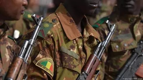 Attaque dans le centre du Mali : une dizaine de militaires tués