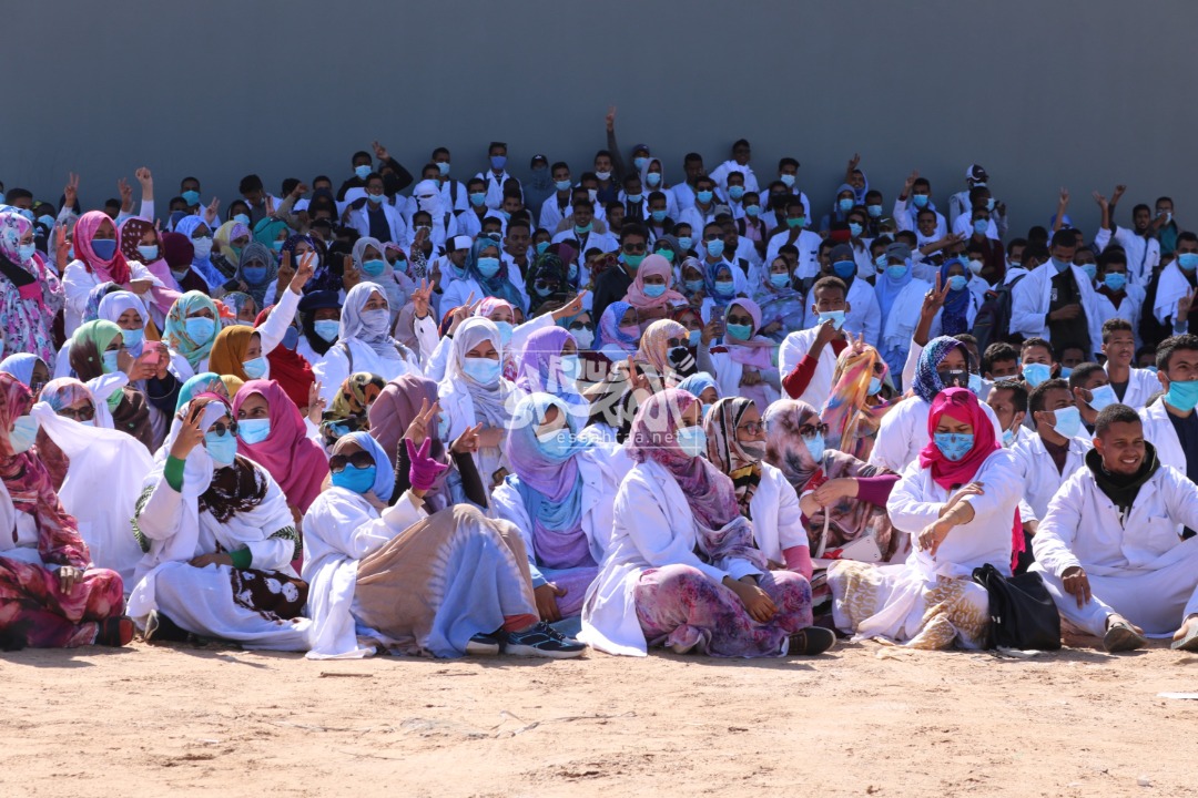 احتجاجات طلاب كلية الطب اليوم ـ (المصدر: الصحراء)