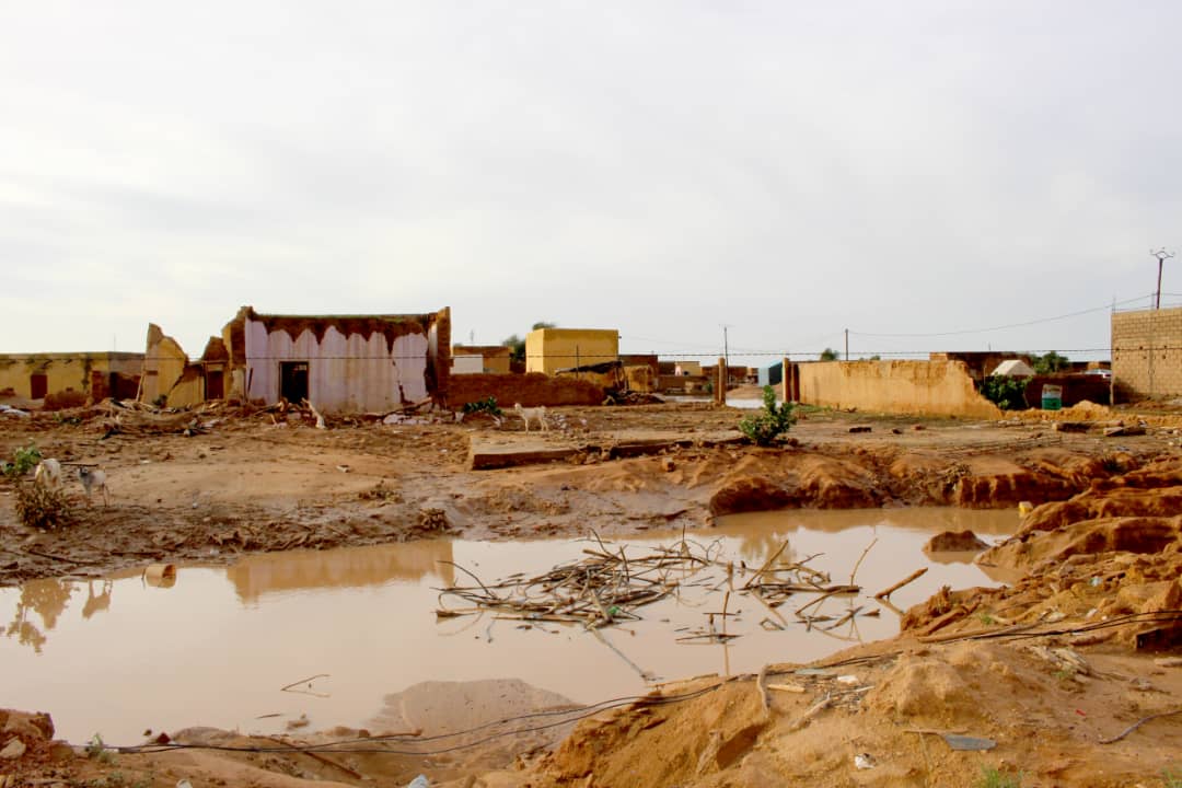 زعيم المعارضة يزور المناطق المتضررة من السيول ـ (المصدر: الإنترنت)