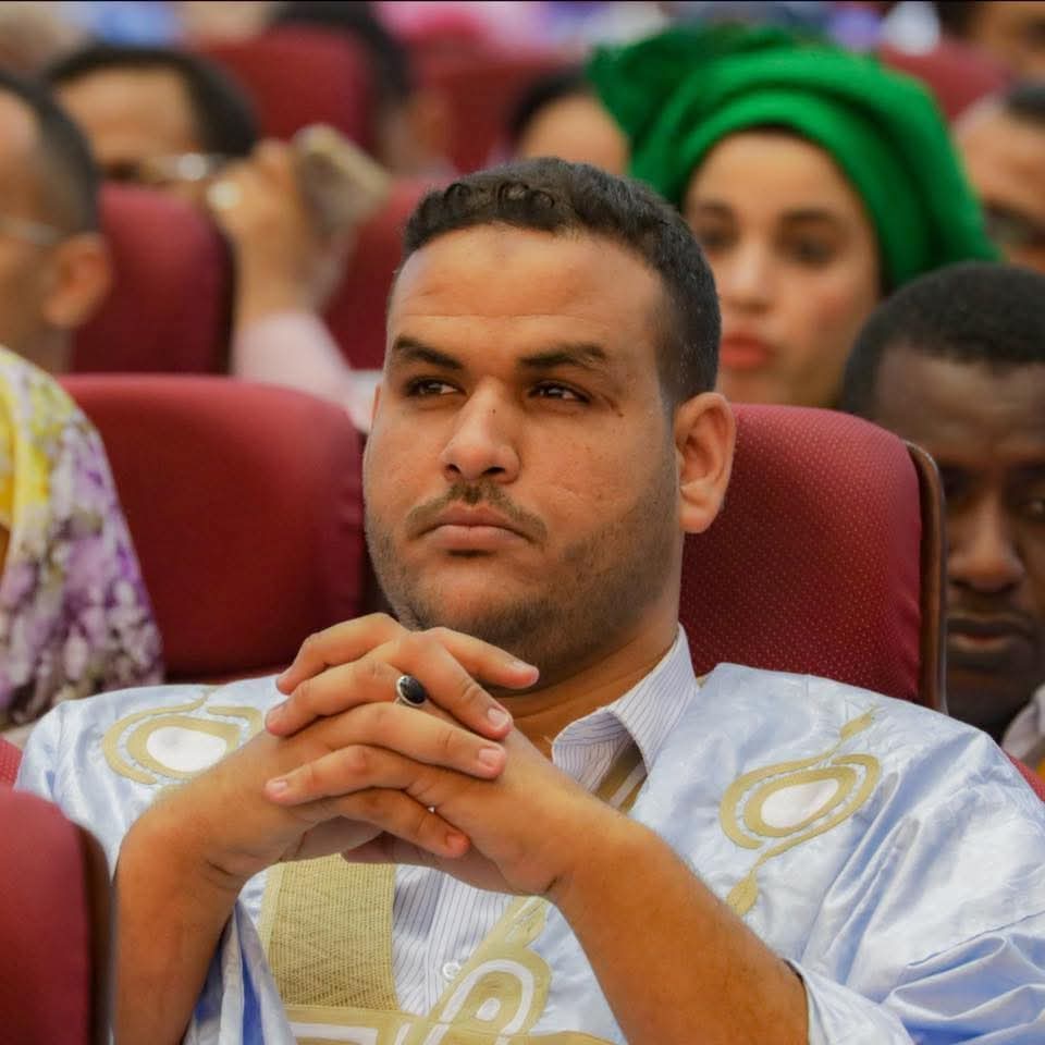 من سلطة الظهور إلى سلطة الأثر 