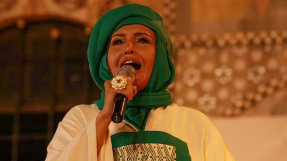 الفنانة الموريتانية المعلومه منت الميداح- انترنت