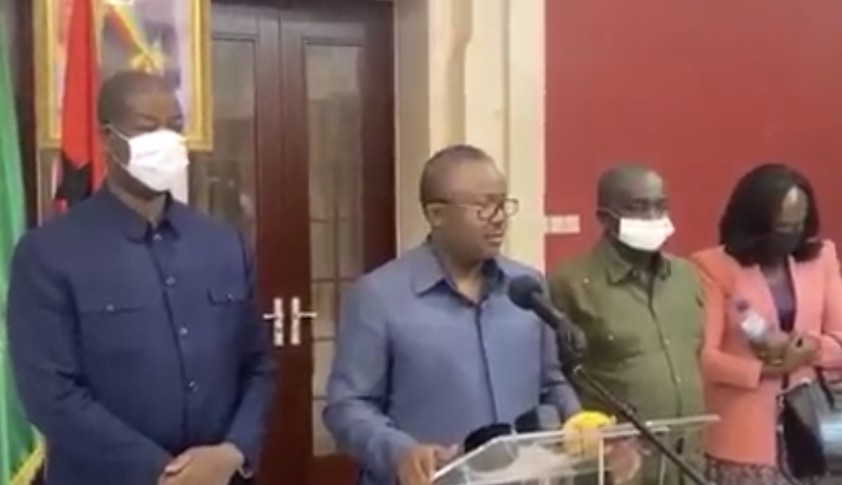 الرئيس الغيني امبالو خلال خطابه بالقصر الرئاسي الليلة(المصدر: إنترنت)