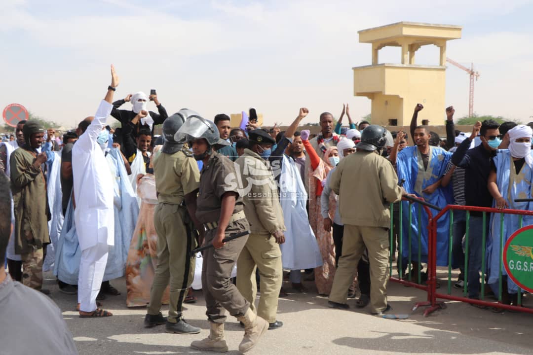 الشرطة تفرق وقفة احتجاجية للتنديد بإهمال  الراحل ولد احجور ـ (المصدر: الصحراء)