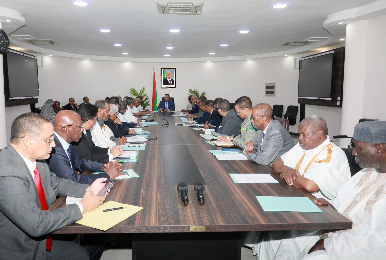 الوزير الأول: تموين الأسواق مطمئن والمخزون مريح مع استمرار إجراءات ضبط الأسعار