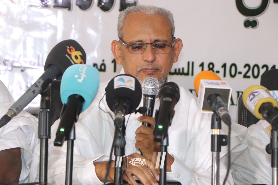 منسقية الأحزاب والتحالفات المعارضة خلال المؤتمر الصحفي-(المصدر: الصحراء)