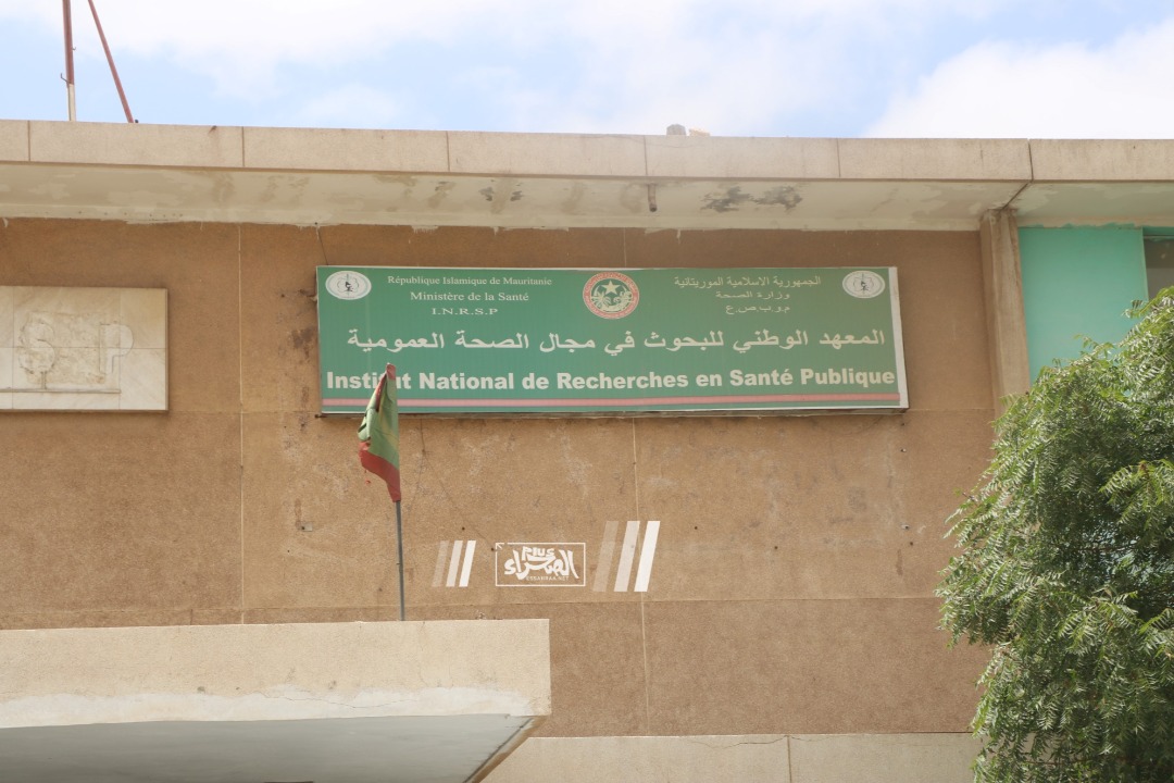 جانب من زيارة الوزير لمعهد البحوث-(المصدر: الصحراء)