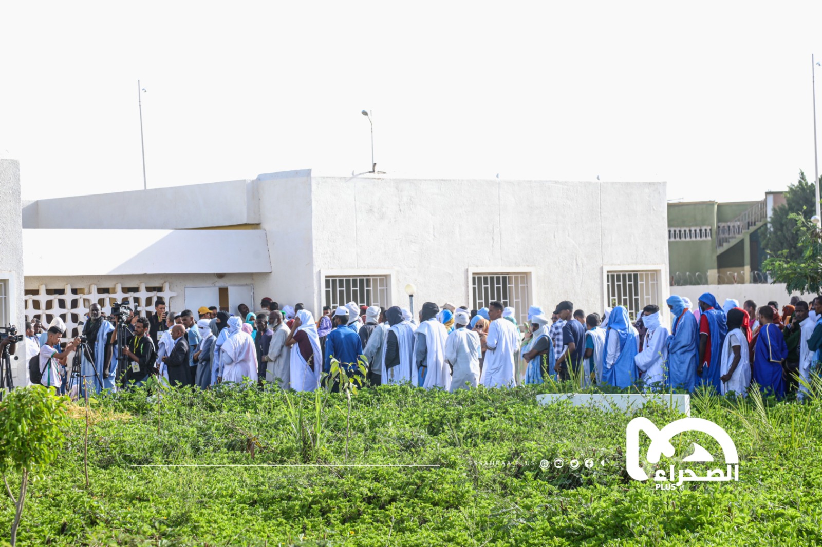 طابور أمام أحد مكاتب التصويت في العاصمة نواكشوط- الصحراء