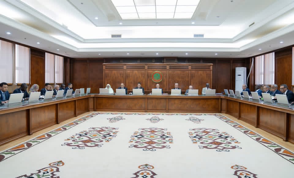 الحكومة: استهلاك المحروقات تراجع بـ34% بعد تقييد حركة السيارات