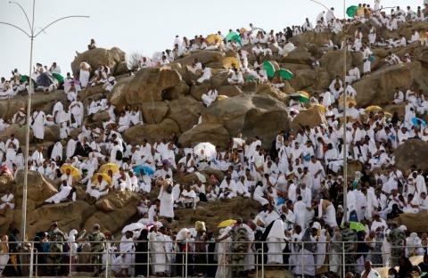 أكثر من مليوني حاج يقفون على عرفات اليوم - (المصدر:رويترز)