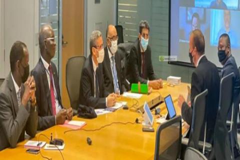 جانب من اجتماع الوفد الموريتاني وبعثة صندوق النقد الدولي- (وما)