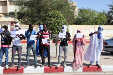 وقفة احتجاجية للمنوعين من التسجيل في الجامعة ـ (المصدر: الصحراء)