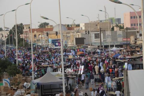 الإقبال قبيل العيد على السوق المركزي-(المصدر: الصحراء) 