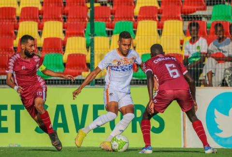 جانب من مباراة الذهاب بين نواذيبو والشمال والتي حسمها البرتقالي ب 3-1