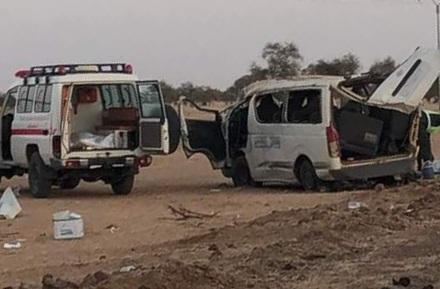 صورة من الباص الذي تعرض للحادث- فيسبوك