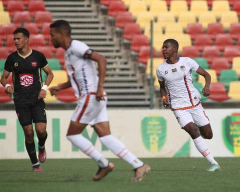   جانب من مباراة نواذيبو ونواكشوط كينغس لحساب الجولة العشرين من الدوري