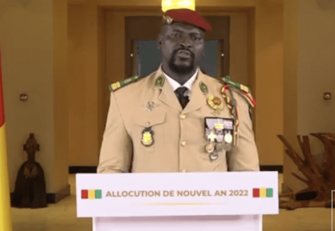 رئيس غينيا مامادي دومبيا