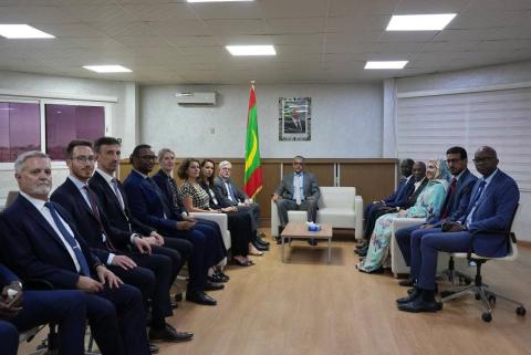 جانب من اجتماع وزير الطاقة والبعثة الأوروبية