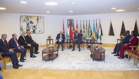 جانب من مباحثات الرئيسين الموريتاني والايفواري في أبيدجان- وما