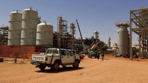 النفط والغاز يمثلان 60 في المئة من ميزانية الجزائر.