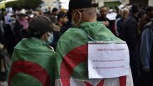 تقول العريضة إن جزائريين يتعرضون إلى "أخطر فصول القمع"