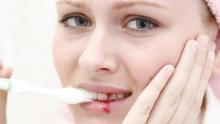 هناك العديد من الأسباب التي تقف وراء شعورك بألم الأسنان (الألمانية)