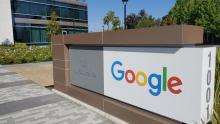 غوغل تحولت من محرك بحث إلى شركة عملاقة تملك عشرات الخدمات والمنتجات والشركات التابعة لها (رويترز)