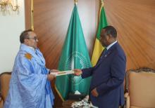 السفير الموريتاني في السنغال لدى تسليم أوراق اعتماده للرئيس صال