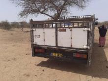 الشاحنة الموقوفة لدى اعتراضها من قبل وحدات من الجيش العاملة في رقابة حدود موريتانيا ومالي 