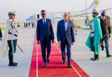 الرئيس غزواني خلال عودته إلى العاصمة نواكشوط قادما من أزويرات