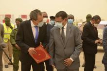 وزير الصحة يتسلم من سفير المغرب بنواكشوط المعدات الطبية