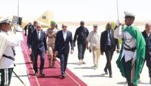 الرئيس غزواني لدى عودته إلى العاصمة نواكشوط قادما من النباغية- وما