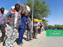وقفة احتجاجية للحمالة أمام القصر الرئاسي-(المصدر: الصحراء) 