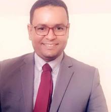 الدكتور مختار عباد