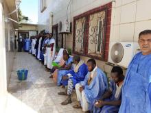 جانب من الطوابير أمام مركز الإحصاء بباماكو 