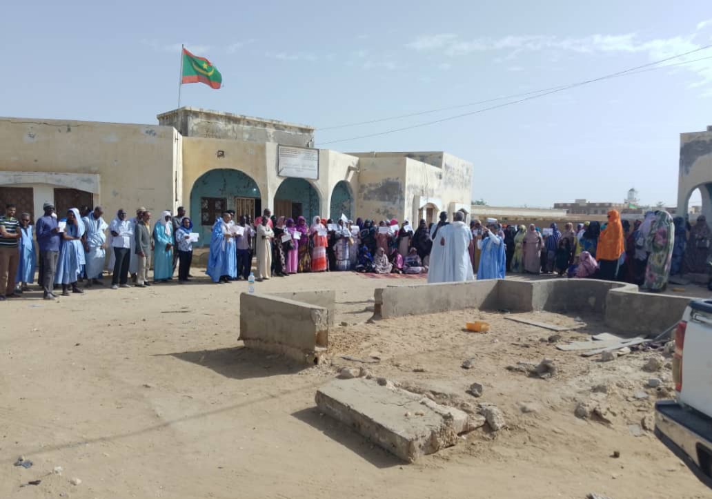 وقفة احتجاجية للمدرسين بروصو