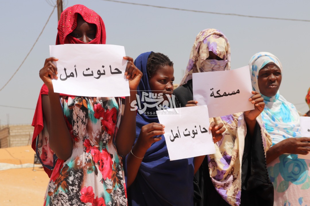وقفة احتجاجية لساكنة حي "اسبيخة" ـ (المصدر" الصحراء)